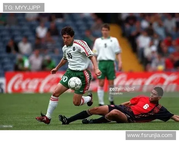 足球明星埃文斯的职业生涯与成就揭秘及其对足球的影响 足球明星埃文斯的职业生涯与成就揭秘及其对足球的影响